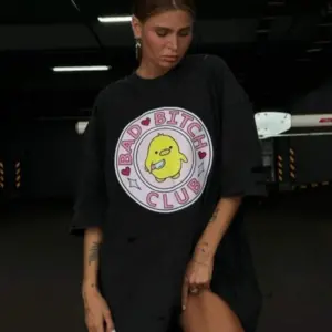 T-SHIRT BAD BITCH CLUBT-SHIRT BAD BITCH CLUB